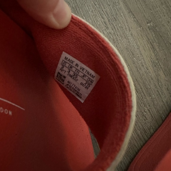 Adidas HER Girls Slides - coral with floral print - Sz 3 - GUC - Picture 4 of 5